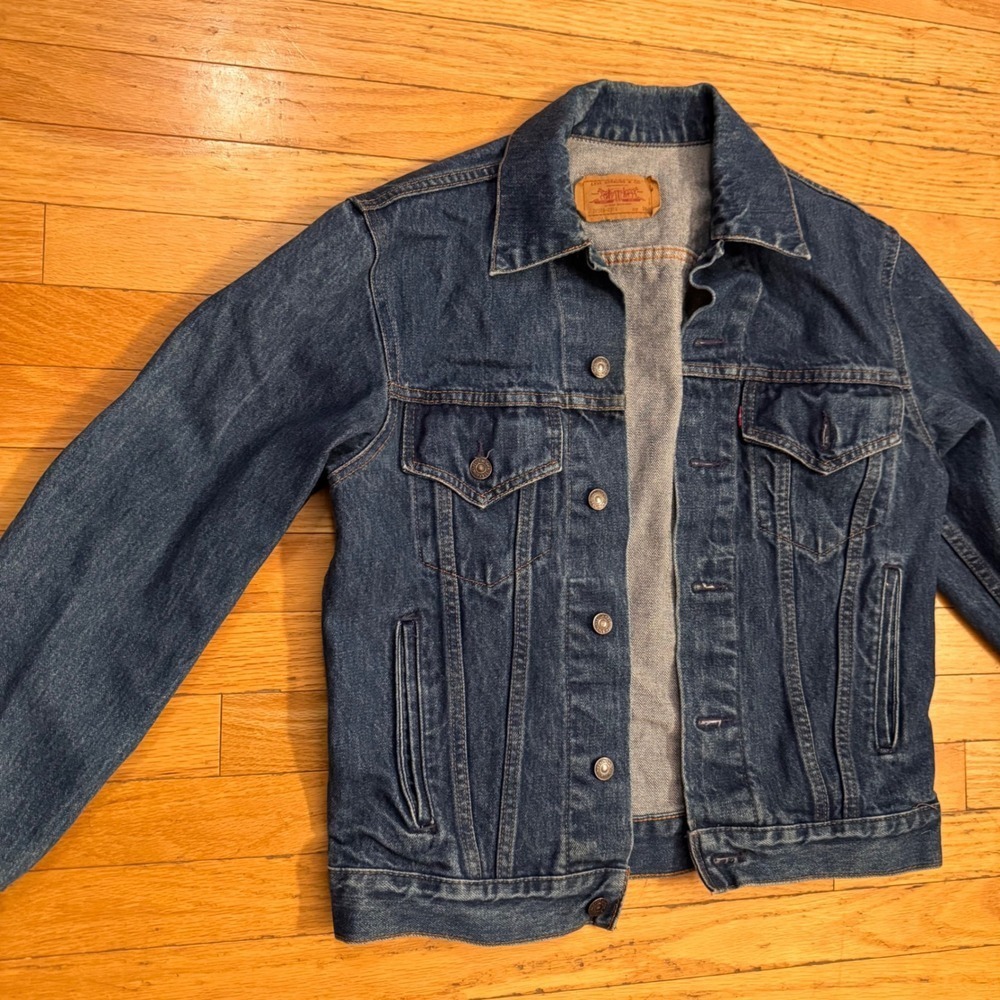 Vintage Levis Denim Trucker Jacket Mens 38 Dark Wash Made in Canada